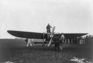 Blériot starting motor of monoplane XI on July 25, 1909 via Loc.Gov
