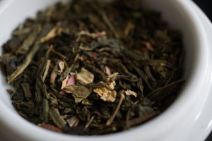 Thes de la Pagode Vanilla and Cherry Blossom Green Tea Blend Image 2