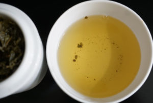 Thes de la Pagode Vanilla and Cherry Blossom Green Tea Blend Image 4